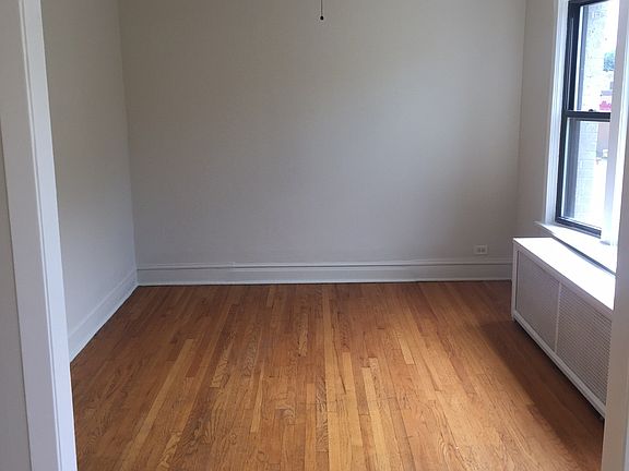 4th image of 4011 N Oakley Ave #2
