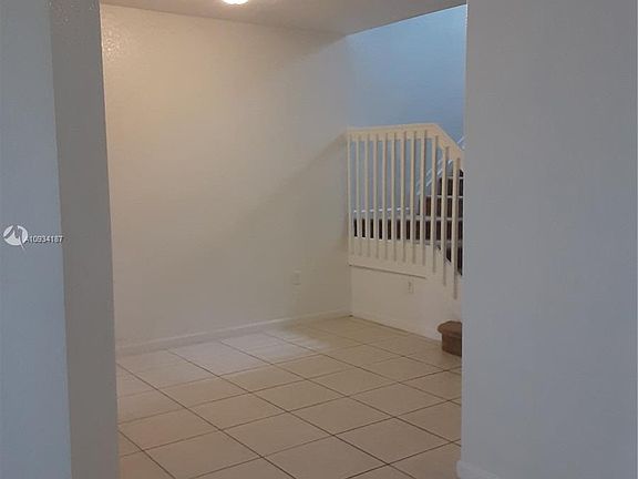 4th image of 2457 SE 15th Pl #204