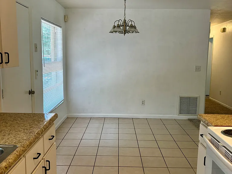 3279 E Kennedy St — Photo 16