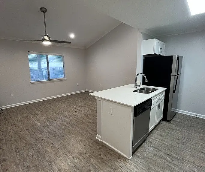 Juniper Springs Apartments — Photo 80