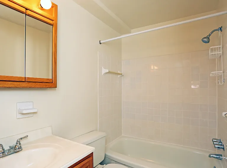 Canal House Apartments — Photo 4