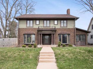 1502 Muscatine Ave, Iowa City, IA 52240