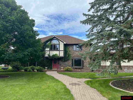 1011 Lambrecht Ln, New Ulm, MN 56073