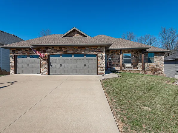 3049 W Caravan Street, Springfield, MO 65803