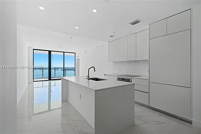 700 NE 24th St #3204 — Photo 5