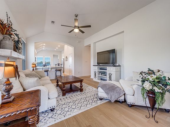 5th image of 1221 Newport St