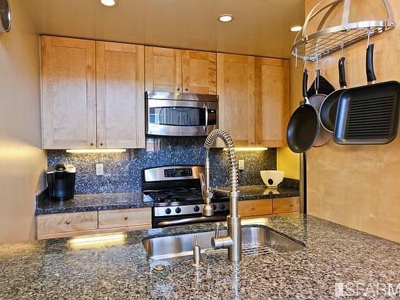 3rd image of 469 Clementina St APT 18