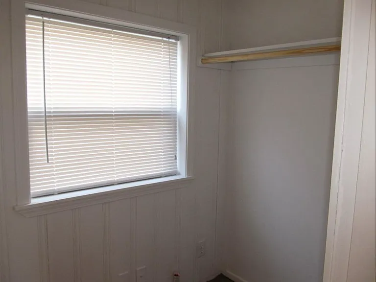 10706 Hickman Mills Dr — Photo 10