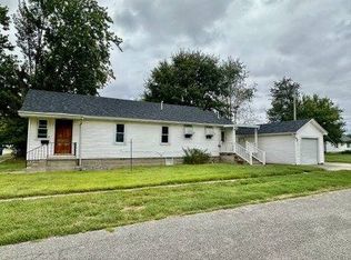 308 E Clearwater St, Robinson, IL 62454