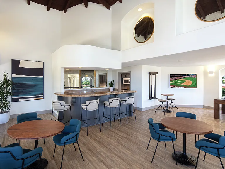 Vista Real Apartment Homes — Photo 14