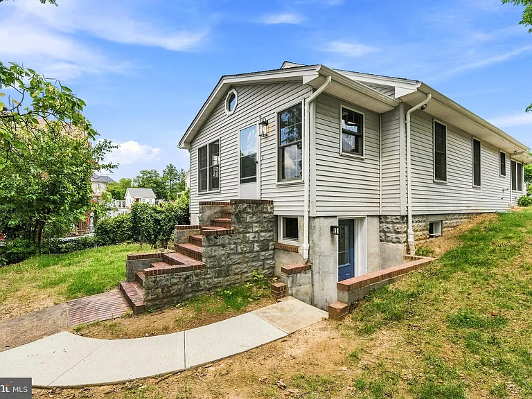 1801 S Glebe Rd — Photo 36