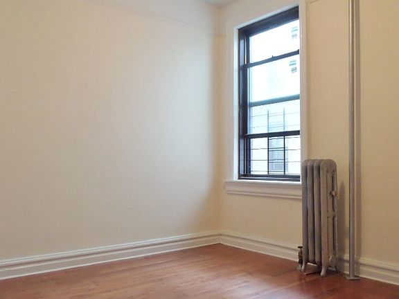 3rd image of 25 Woodruff Ave APT C4