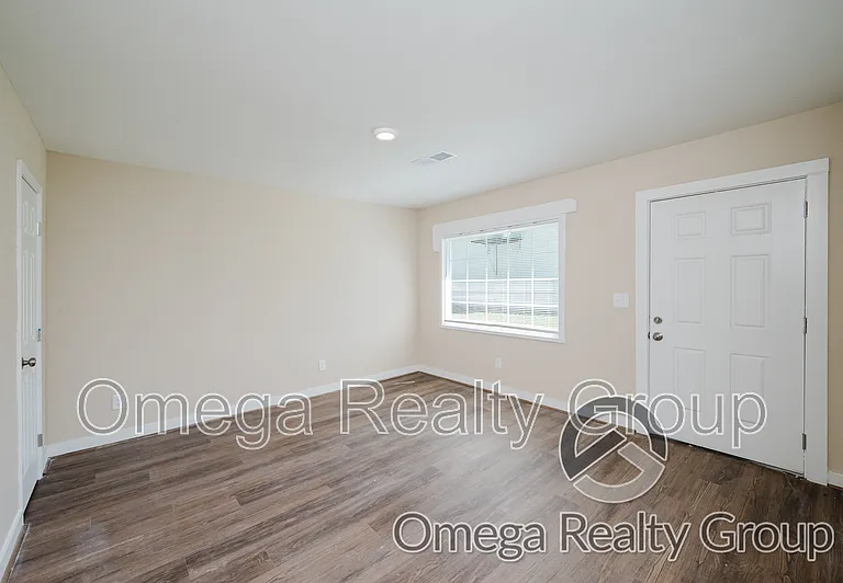 14 E Clay St — Photo 9