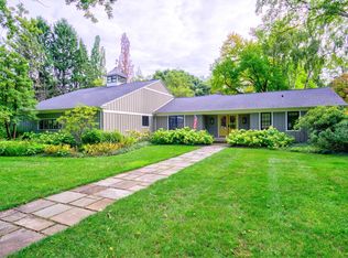 543 S Maple St, Saugatuck, MI 49453