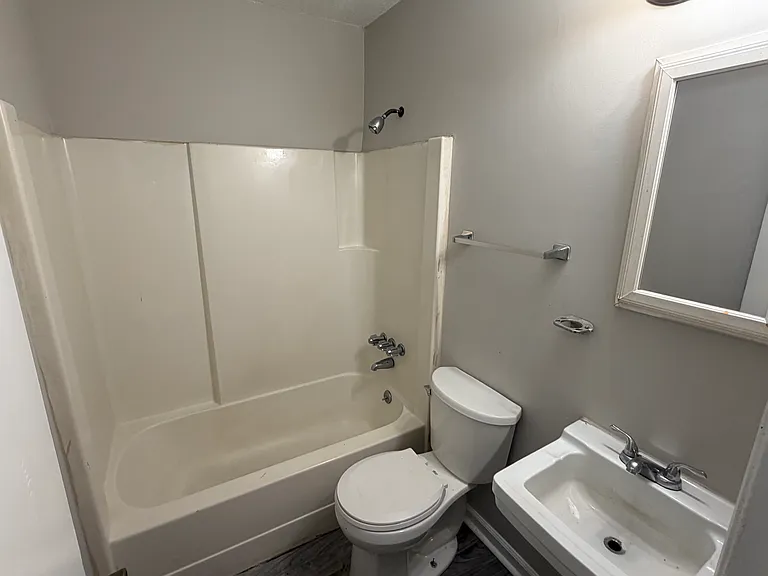 3206 Dearborn Dr — Photo 8