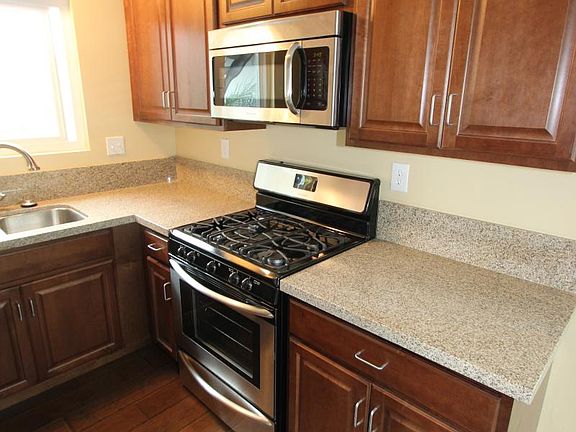 4th image of 4075 Mississippi St APT 1