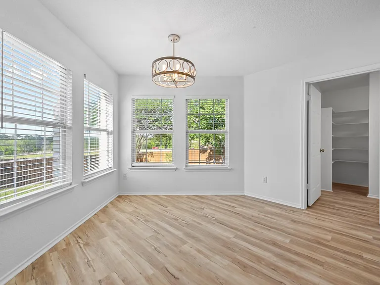 2412 Regal Park Ln — Photo 16