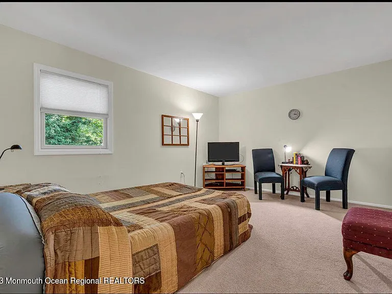 722 Maple Ave — Photo 15