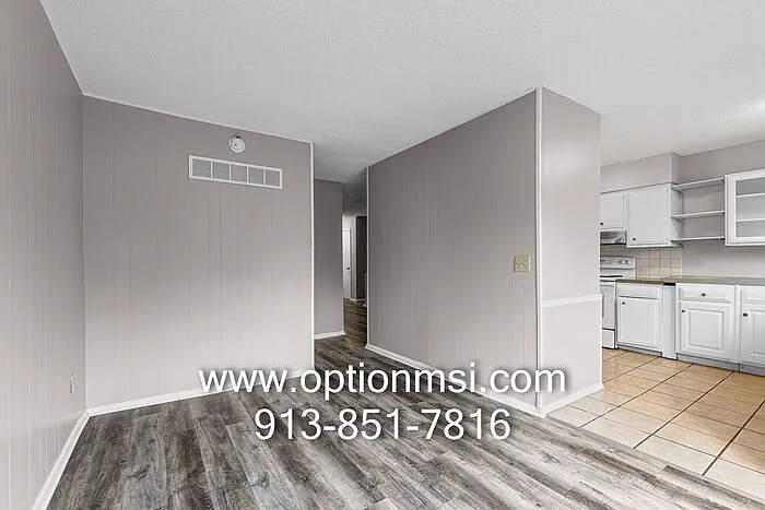 2 bed, 1.5 bath, 1200 sqft, $1,295 — Photo 3