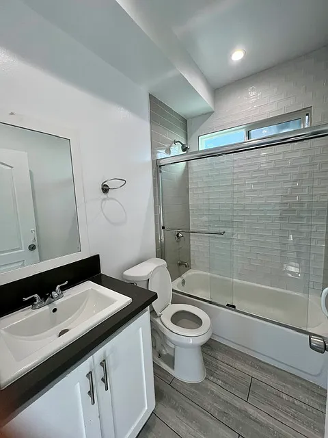 7 bed, 2750 sqft, $6,500 — Photo 3