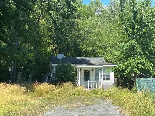 359 Lake Shore Dr, Shawangunk, NY 12566