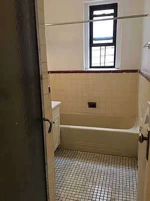 Rented by Lang Realty LLC | media 9