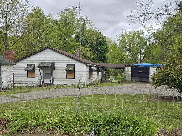 17881 S River Rd, Three Rivers, MI 49093
