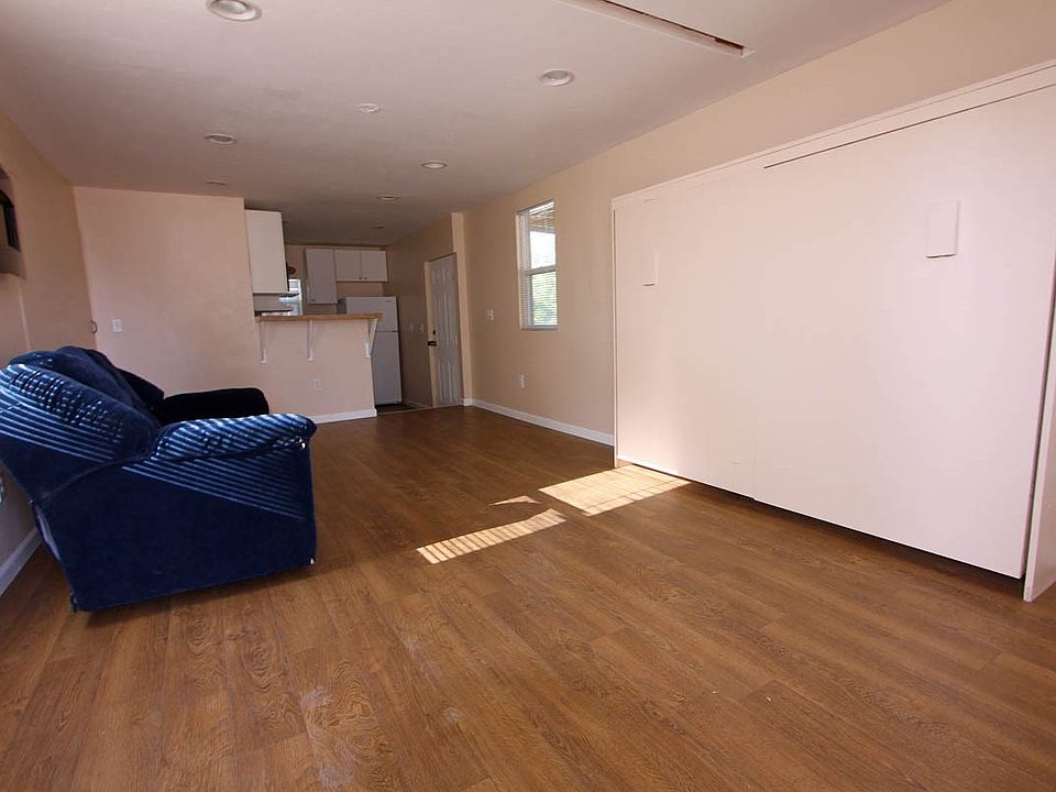 2nd image of 807 1st St