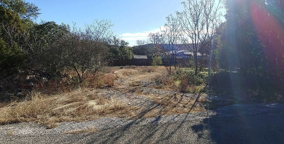 2nd image of 18306 Roundrock Rd