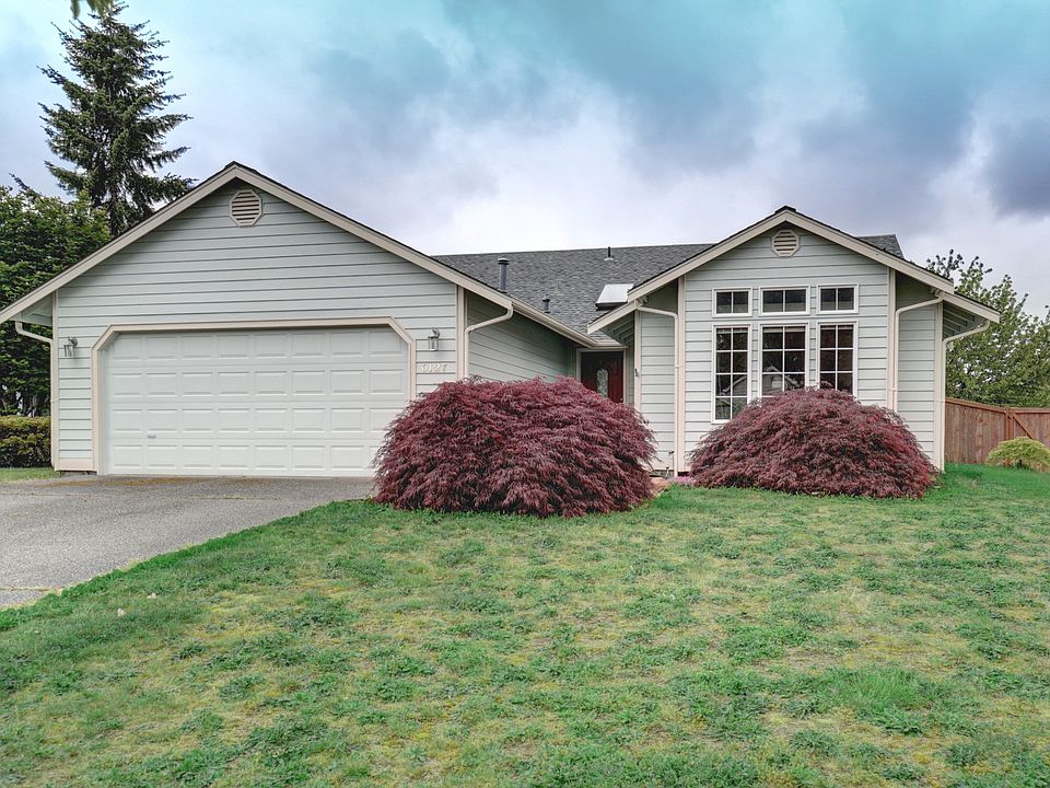 1st image of 6127 Thornbury Ct SE