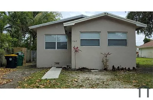 707 SW 8th St Photo 1