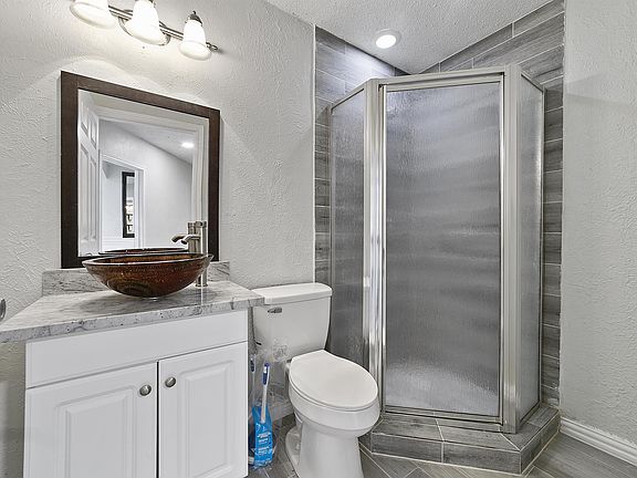 3rd image of 5690 Pensacola Dr #1C-629707