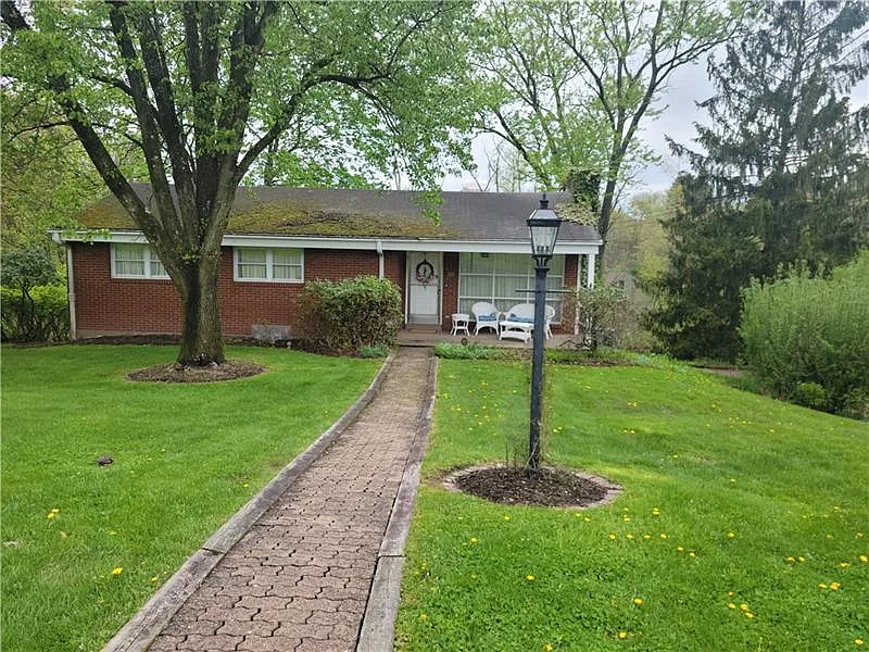 202 Indian Dr photo 1