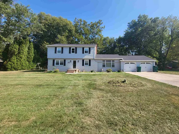 6910 W Crestwood Dr, Delphi, IN 46923