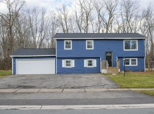 56 Mercury Dr, Rochester, NY 14624