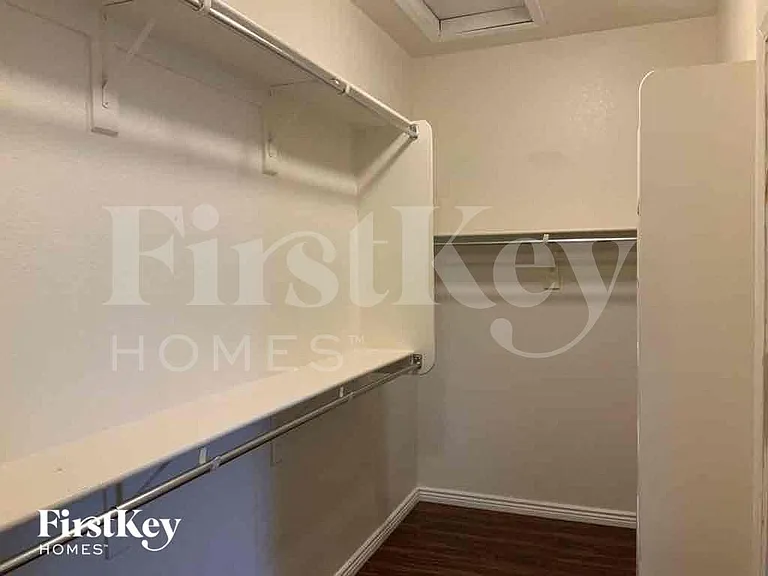 17424 N 19th Ter — Photo 24