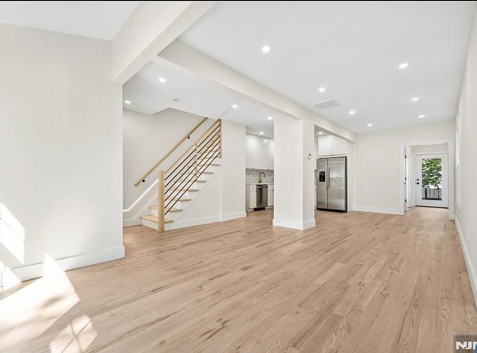 1st image of 412 Davis Ave