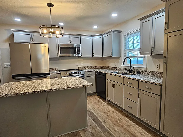 395 W Crocus Dr — Photo 10