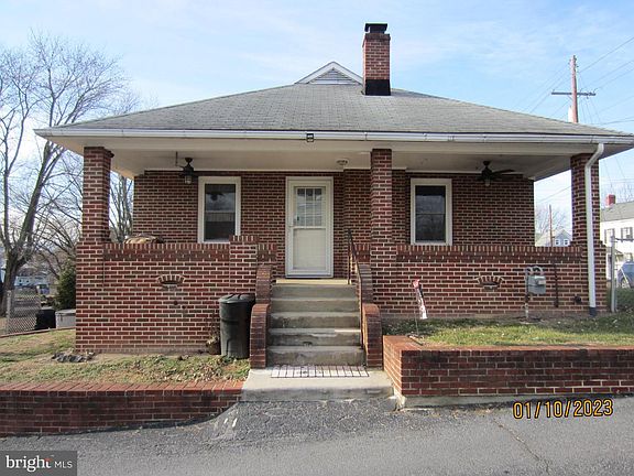 2nd image of 146 Woodbury Ave
