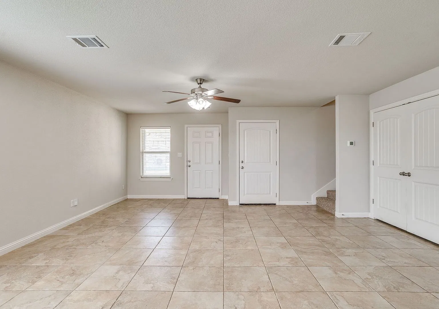 Peaceful 3 Bed, 2 Bath Cul-De-Sac Rental Ready for New Tenants- Granbury ISD- 76049 — Photo 4