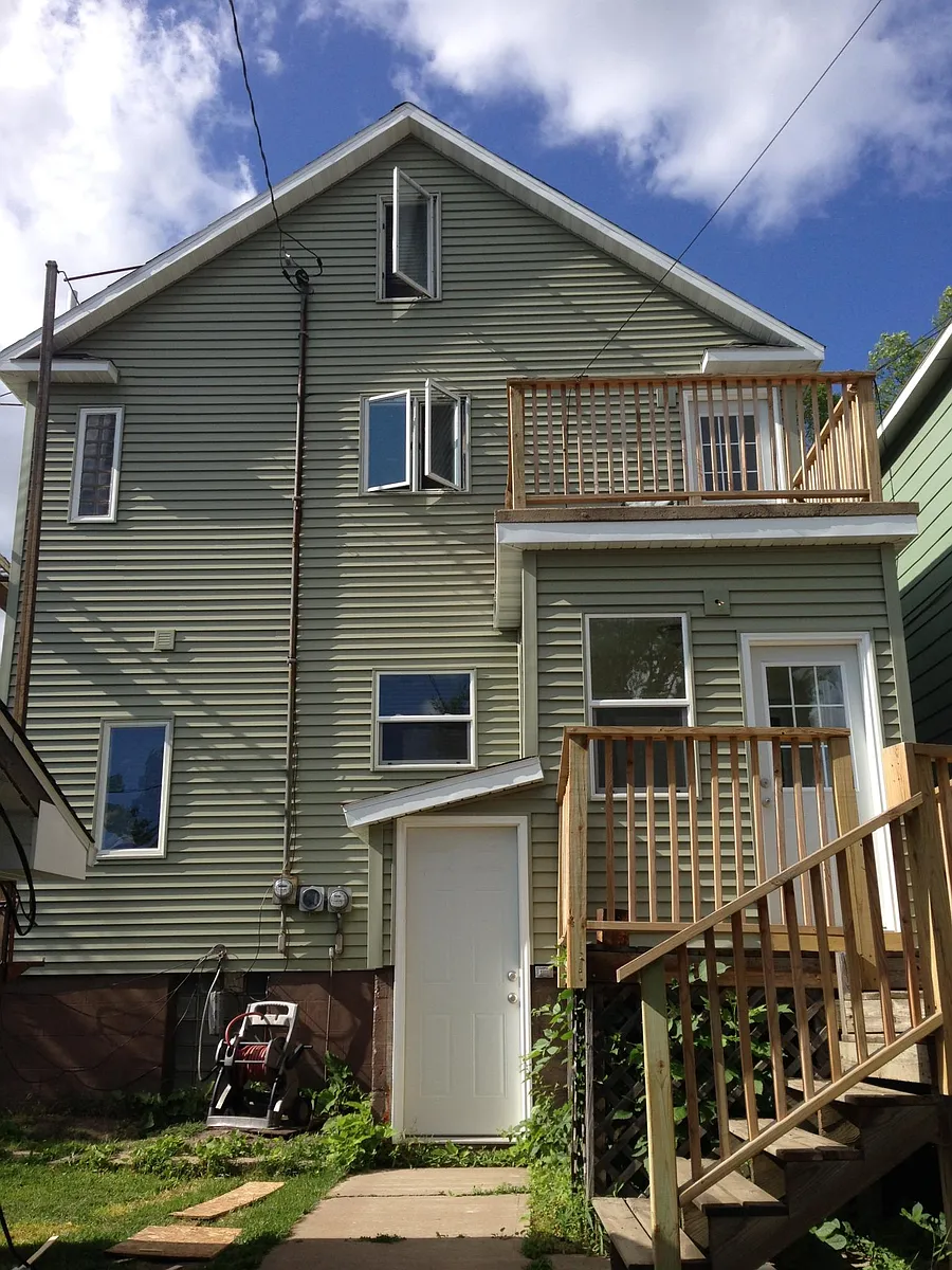Building Photo - 712 Garfield St #2