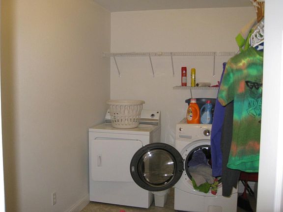 5th image of 2565 Burns Dr