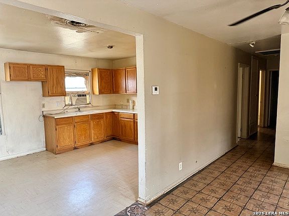 2nd image of 1013 huntington