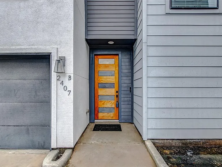 2407 Anita St #B — Photo 5