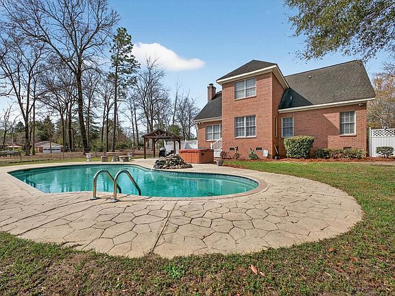 2nd image of 785 S Dixie Rd