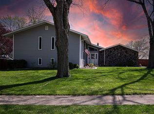 1811 Widermere Dr, Normal, IL 61761