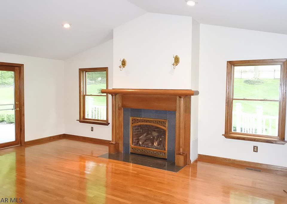 1st image of 174 Beechwood Dr