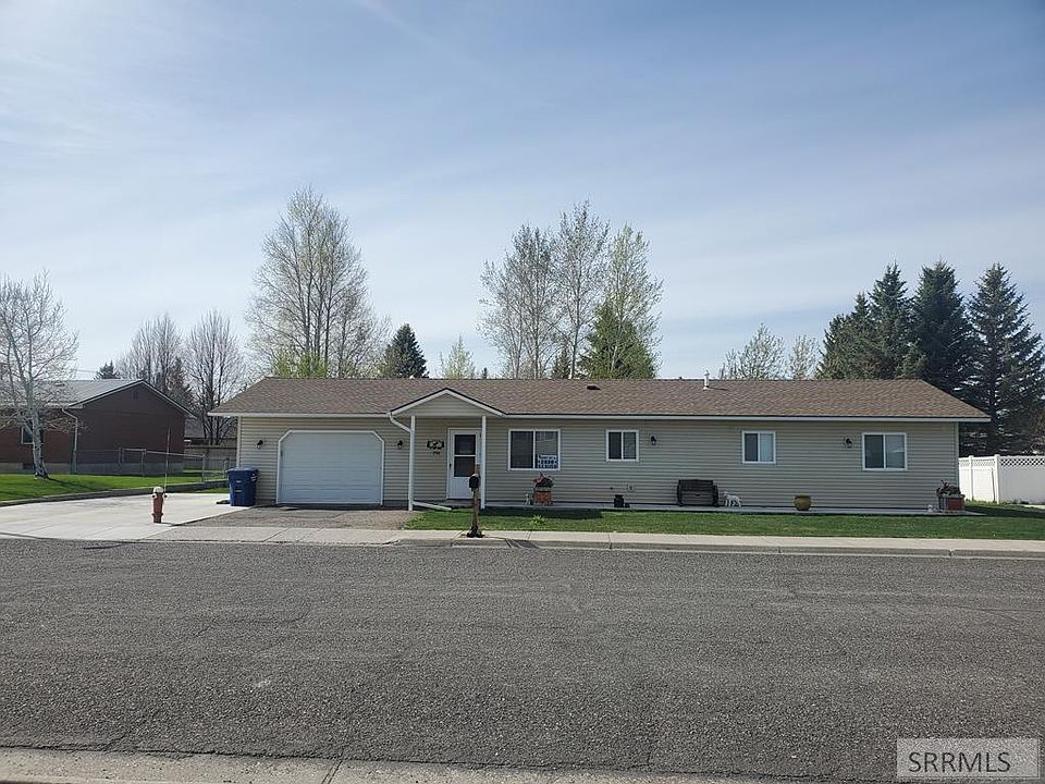 1st image of 790 E Targhee St