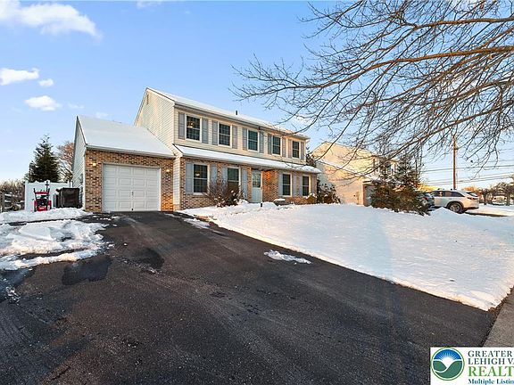 2nd image of 104 Sacramento Dr