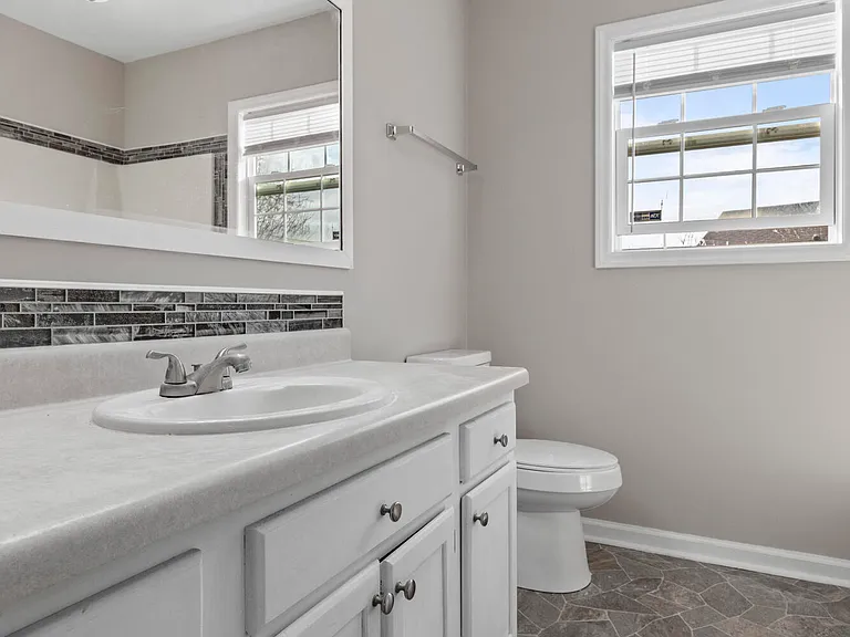 305 Foxridge Ln — Photo 30
